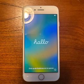Apple iPhone 8 本体 ホワイト