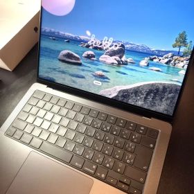 【美品・保証残】MacBook Pro 14インチ M5 16GB/512GB