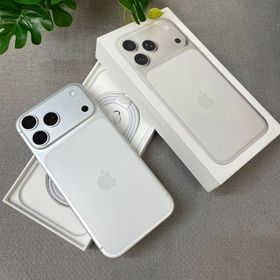 新品同様 iPhone 17ProMax 512GB シルバーSIMトレイがあり 送料無料
