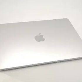 【中古】Apple MacBook Air 13インチ (M4,2025) M4(CPU:10C/GPU:8C) 16GB/256GB シルバー MW0W3J/A【ECセンター】保証期間１ヶ月【ランク