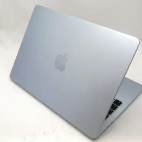 【中古】Apple MacBook Air 13インチ (M4,2025) M4(CPU:10C/GPU:8C) 16GB/256GB スカイブルー MC6T4J/A【新宿東口】保証期間１ヶ月【ラン