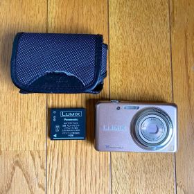 美品 Panasonic LUMIX DMC-FH7 ゴールド