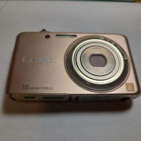 Panasonic LUMIX DMC-FH7 本体 デジタルカメラ
