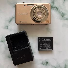 美品 Panasonic LUMIX シャインゴールド DMC-FH7 コンデジ