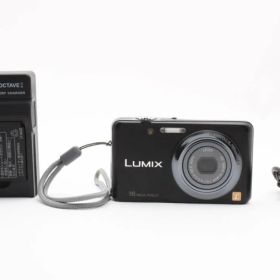 126 Panasonic LUMIX DMC-FH7 ブラック
