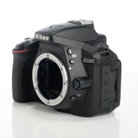 【中古】(ニコン) Nikon D5300 ボディ ブラック