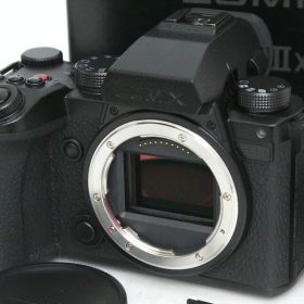 【中古】【美品】パナソニック LUMIX DC-S5M2X ボディ（センサー清掃済み） CA01-R2106-2Q3 Panasonic Lマウント フルサイズ 5軸手ブレ補正 EVF 中古