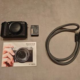 美品 FUJIFILM X-M5 富士フイルム ブラック ストラップセット