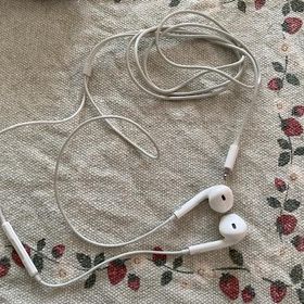 Apple EarPods Lightningコネクタ ホワイト