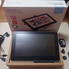Wacom One 液晶ペンタブレット 動作確認済み 本体 付属品有 液タブ ①