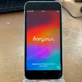 Apple iPhone SE 本体