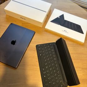 iPad Air (第3世代) 64GB /Wi-Fiモデル 純正キーボード付き