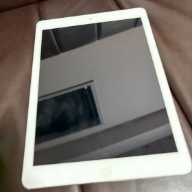 Apple iPad Air 本体 型番 MD794J/A