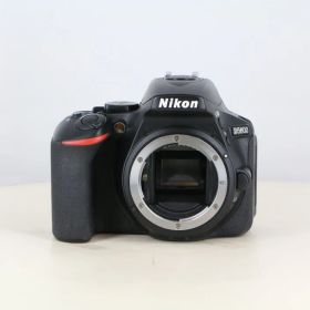 【中古】(ニコン) Nikon D5600 ボディ
