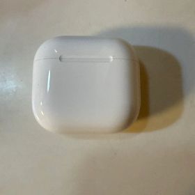 Apple AirPods 4 アクティブノイズキャンセリング搭載