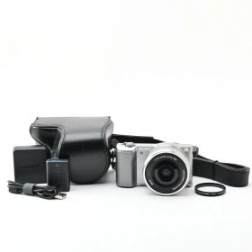 1509＜良品＞ SONY ミラーレス一眼 α5000 パワーズームレンズキット シルバー ILCE-5000L-S
