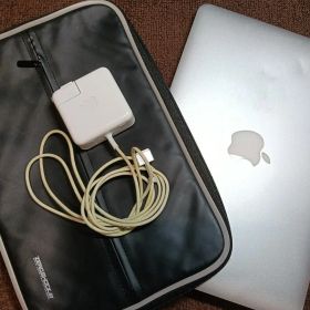 Apple MacBookAir 11インチ Early 2015（A1465）