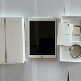 Apple iPad 【中古品】