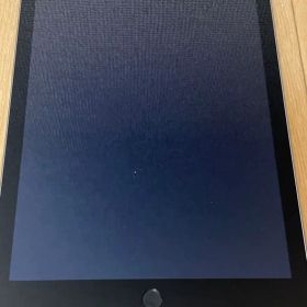 Apple iPad シルバー 充電器付き(第5世代)値下げ中‼️
