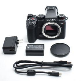 B#13293 パナソニック(Panasonic) パナソニック フルサイズミラーレス一眼カメラ S5M2 ボディ ブラック DC-S5M2