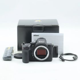 Nikon Z5II ボディ ショット数 19629回