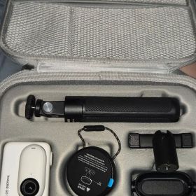 Insta360 GO 3 本体と付属品