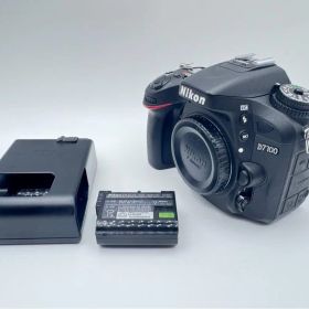 ☆美品【NIKON】D7100 ボディニコン