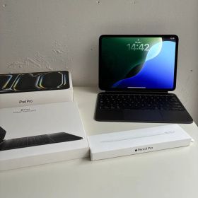 iPad Pro 11インチ 第4世代 512GB WiFiモデル おまけ