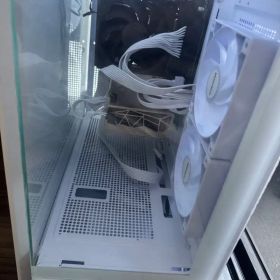 白ゲーミングPC★Ryzen5/RX5700XT/新品パーツ＆正規OS