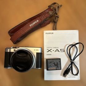 FUJIFILM X-A5レンズキット/シルバー 動作確認済み