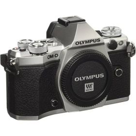 【中古】オリンパス OLYMPUS OM-D E-M5 シルバー MarkII ボディー シルバー E-M5 MarkIIBody SLV カメラ 中古 人気 おすすめ 高画質