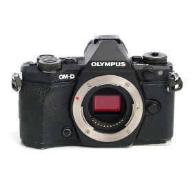 【中古】 (オリンパス) OLYMPUS OM-D E-M5 MarkII ボディ ブラック【中古カメラ デジタル一眼】 ランク：C