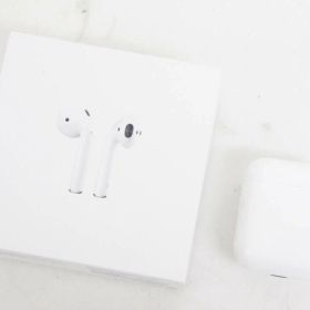 【中古】Appleアップル ワイヤレスイヤホン AirPodsエアポッズ 第2世代 MV7N2J/A