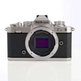 【中古】 (ニコン) Nikon Z fc ボディ シルバー【中古カメラ デジタル一眼】 ランク：B