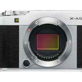 【中古】【非常に良い】FUJIFILM ミラーレス一眼 X-A5シルバー X-A5-S