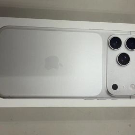 Apple iPhone 17 Pro Max 256GBシルバーの 新品