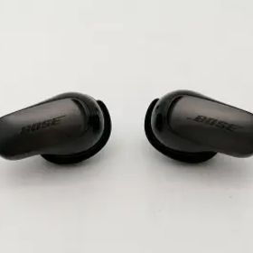 【中古】BOSE QuietComfort Ultra Earbuds 第2世代 [ブラック]【新宿東口】保証期間１ヶ月【ランクB】