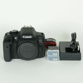 [良品 | バッテリー2個付] Canon EOS Kiss X8i | Canon EF-Sマウント