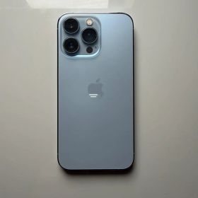 Apple iPhone 13 Pro 本体