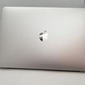 【中古】Apple MacBook Pro 13インチ M1(CPU:8C/GPU:8C) 8GB/256GB シルバー MYDA2J/A (M1・2020)【札幌南2条】保証期間１週間【ランクC