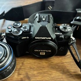 OLYMPUS OM-D E-M5 Mark II ブラック
