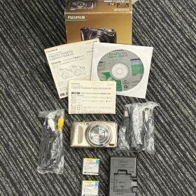 【美品】FUJIFILM FINEPIX F550EXR デジタルカメラ 純正品