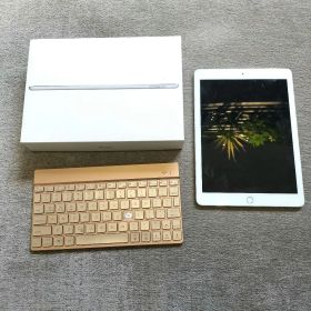 iPad(第6世代)本体 32GBWi-Fi+Cellular シルバー