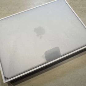 【充放電9回】 Apple MacBook Neo シルバー512GB US配列