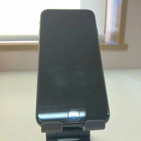 iPhone SE第3世代 64GB 012