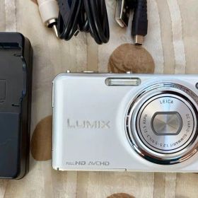 LUMIX DMC-FX77 ホワイト デジタルカメラ 美品 おまけ付き