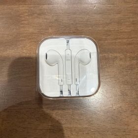 Apple EarPods with 3.5mm Headphone Plug