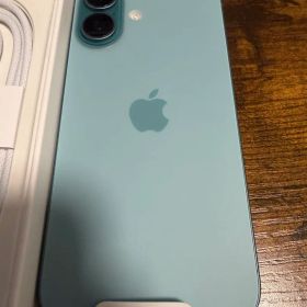 【美品】Apple iPhone 16 ティール【ケース付き】