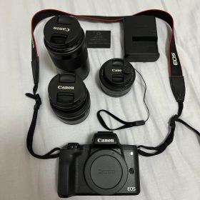 [美品]Canon EOS Kiss M ダブルズームキット ブラック