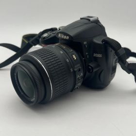 T6904 【 通電確認済み 】 Nikon ニコン D5000 デジタル一眼レフカメラ 一眼レフカメラ カメラ Nikon DX AF-S NIKKOR 18-50mm カメラレンズ 付属品あり
